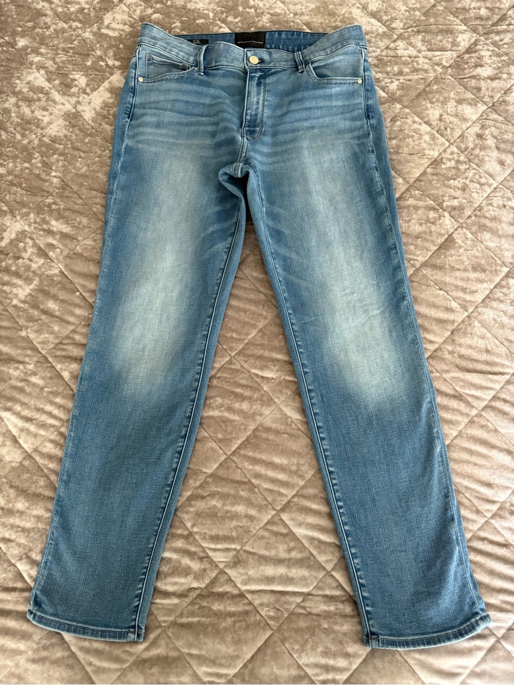 White House Black Market Women's Light Blue Mid Rise Slim Straight Jeans Size 12